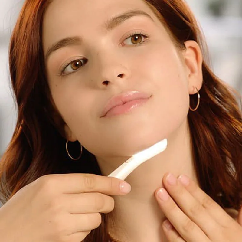 Finishing Touch Flawless Dermaplane Glo Lighted Facial Exfoliator